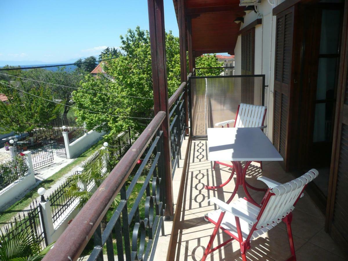 Kallilkratia Holiday Flat 2 Nea Kallikrateia Екстер'єр фото